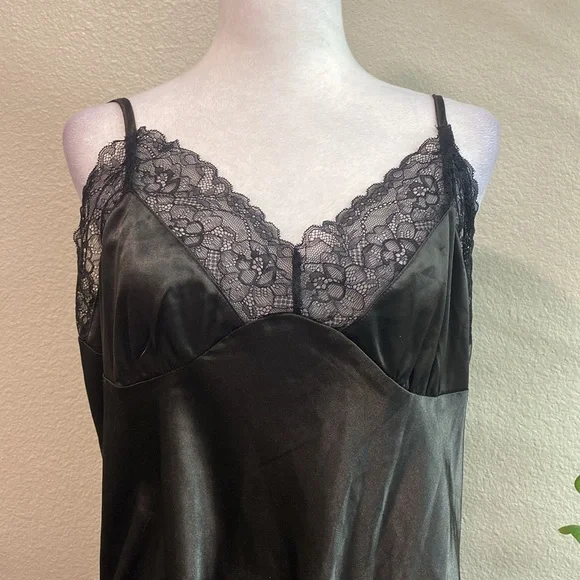 Elegant Black Lace Nightgown, Long Women sleepwear Dress,Satin Dress - Picture 2 of 7